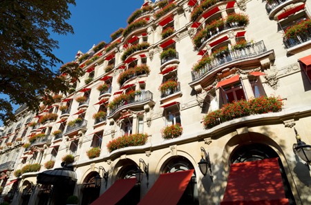 facade-hotelPlaza-Athénée